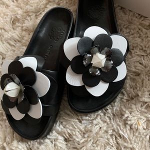 Anne Fontaine Weena Slides